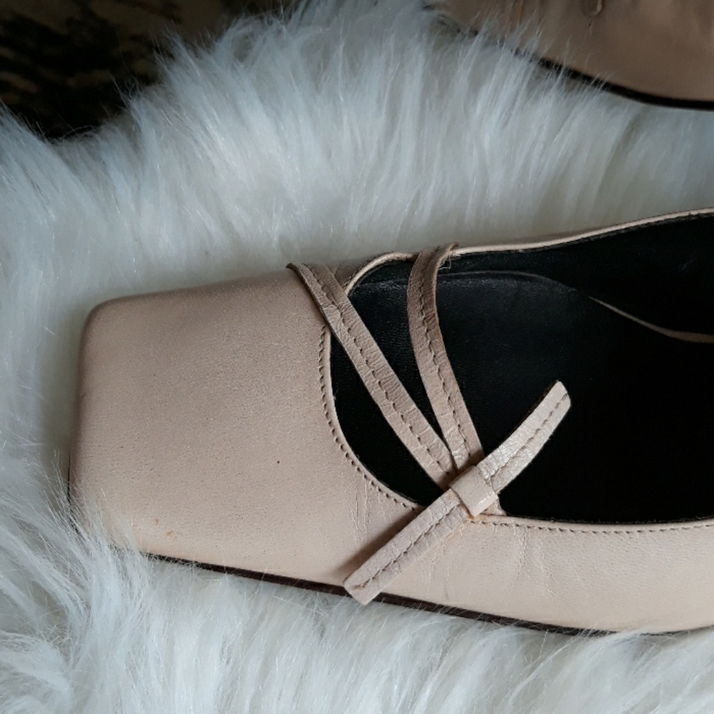 Anne Klein Beige Leather Heels - Picture 7 of 8